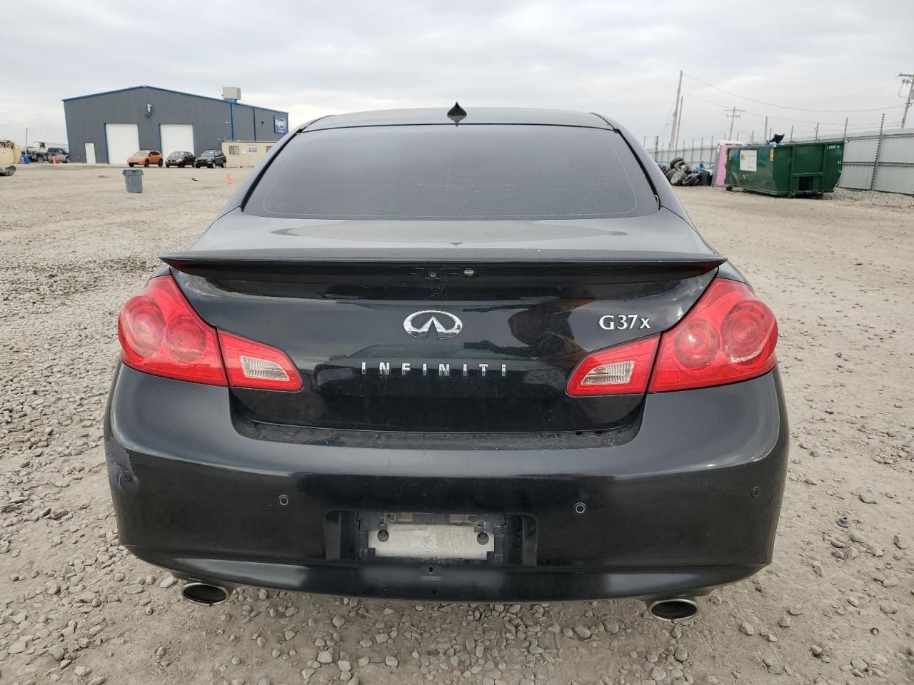 2011 INFINITI G37 - Image 6