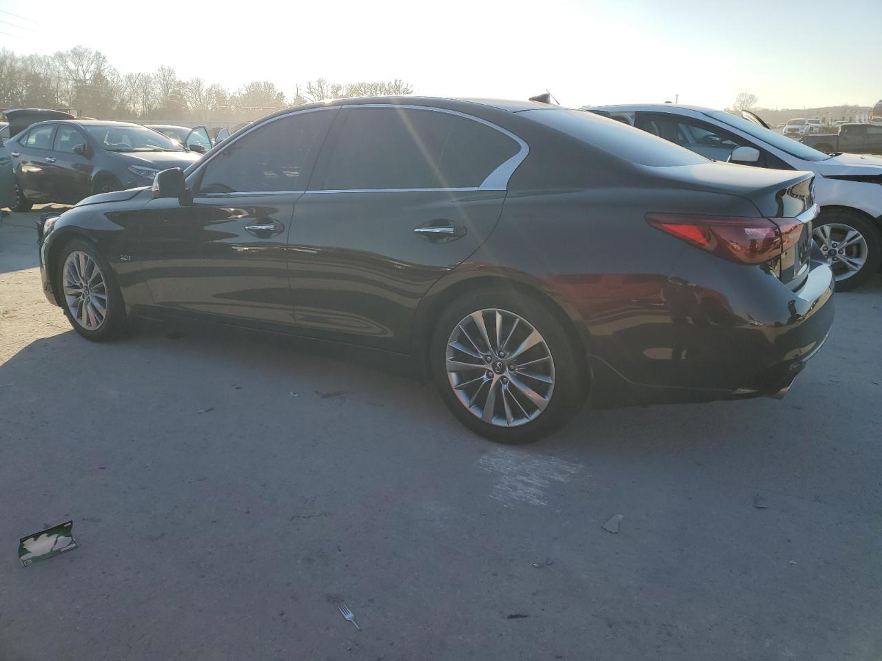 2019 INFINITI Q50 LUXE - Фото 2