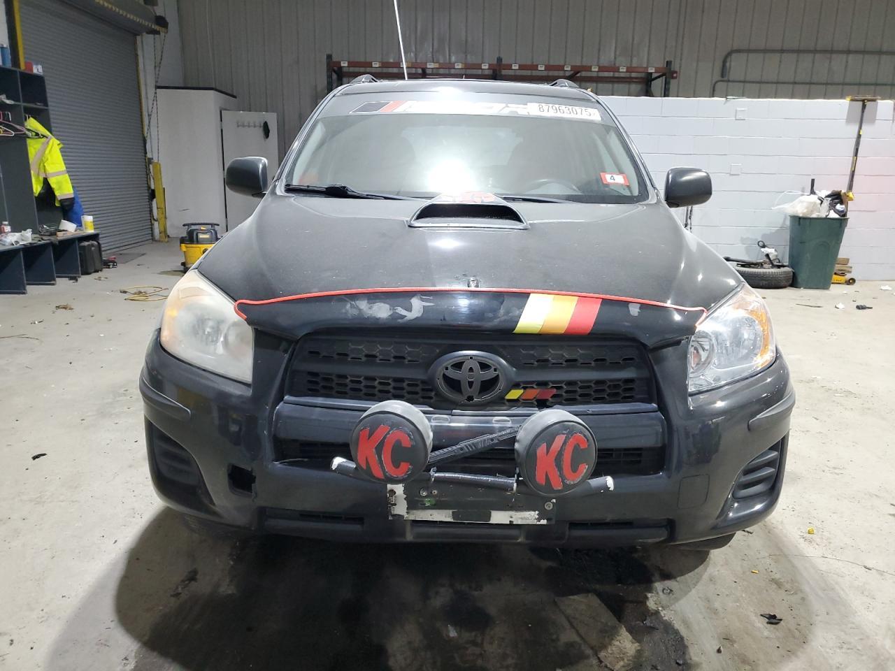 2011 TOYOTA RAV4 - Фото 5