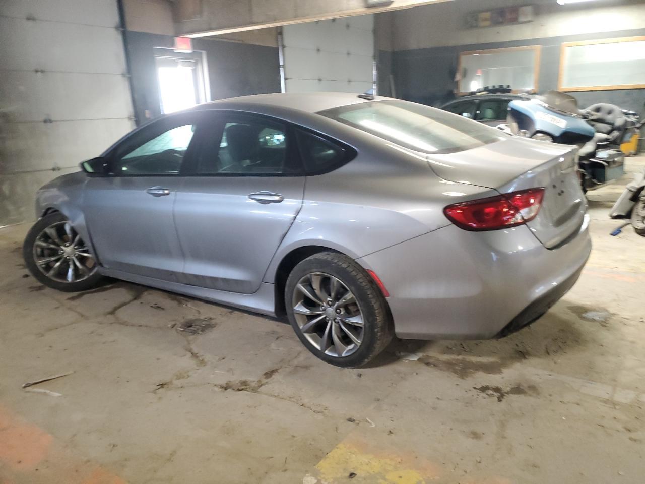 2015 CHRYSLER 200 S - Фото 2