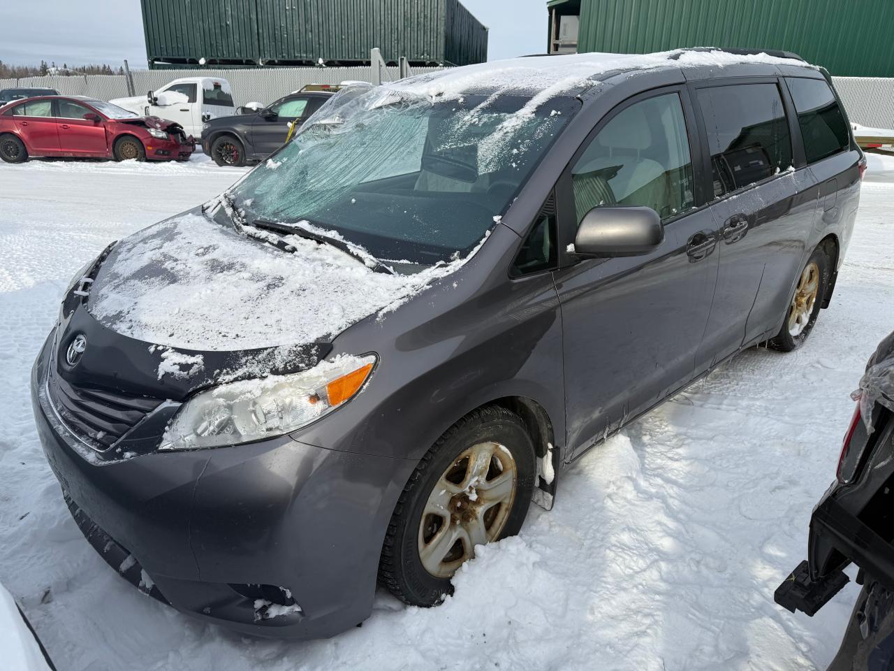 2015 TOYOTA SIENNA LE