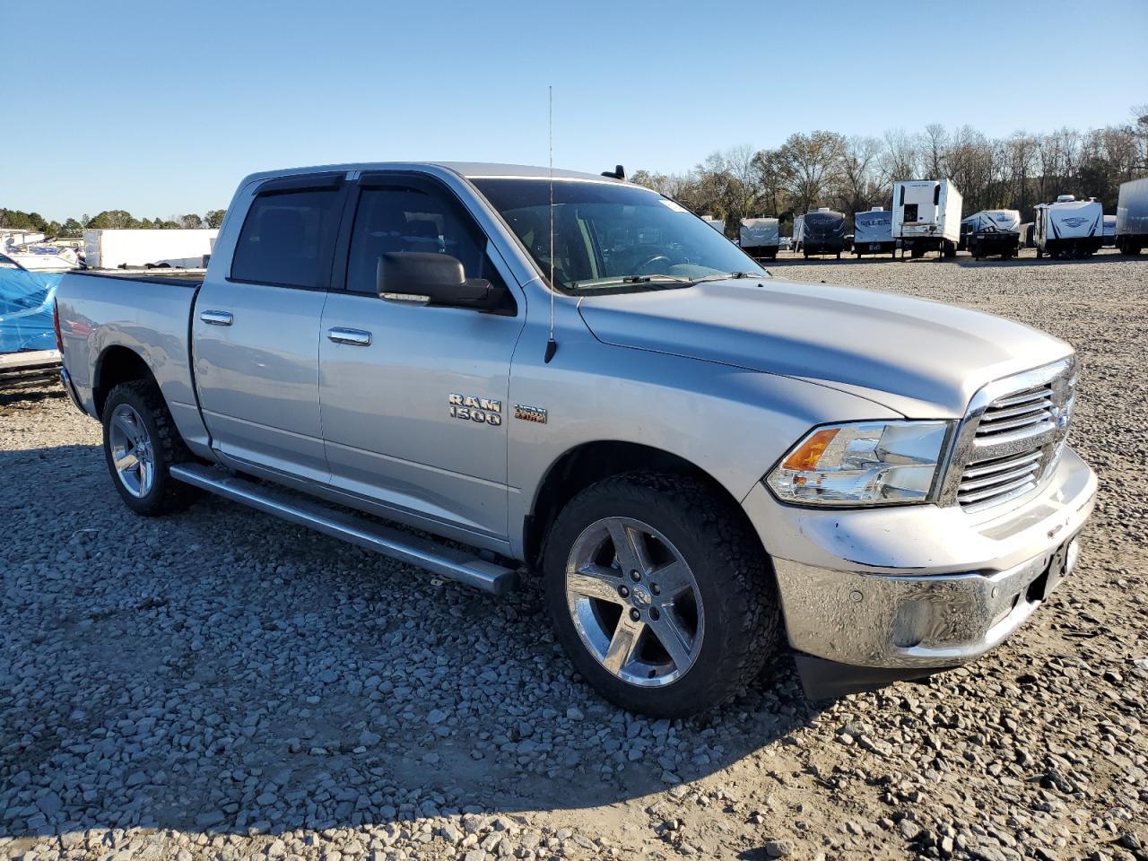 2017 RAM 1500 SLT - Image 4