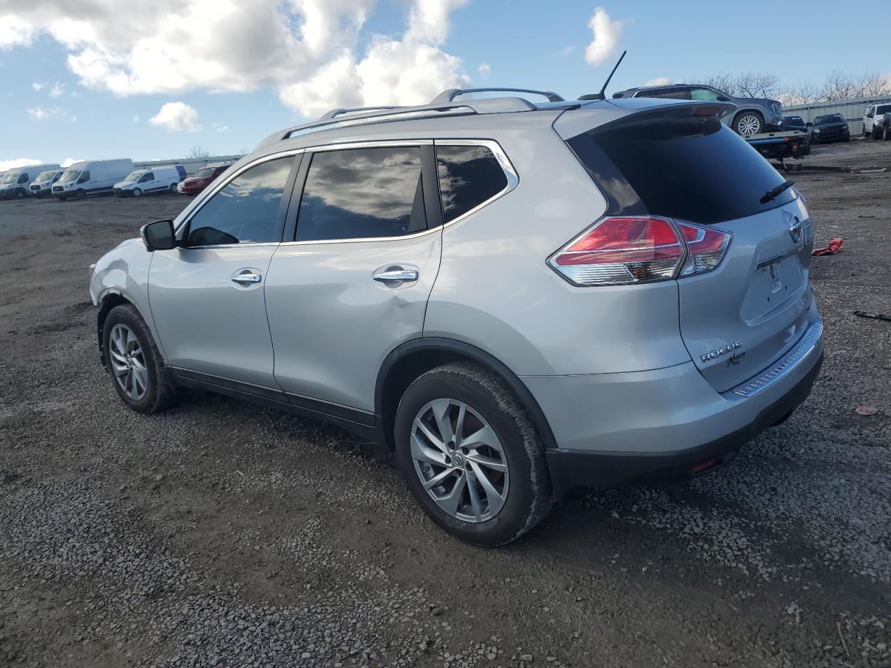 2015 NISSAN ROGUE S - Image 2
