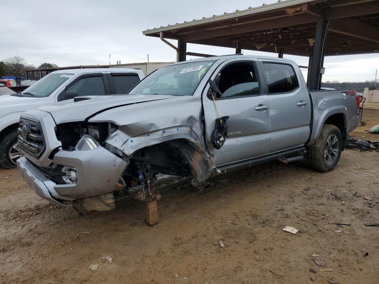2017 TOYOTA TACOMA DOU
