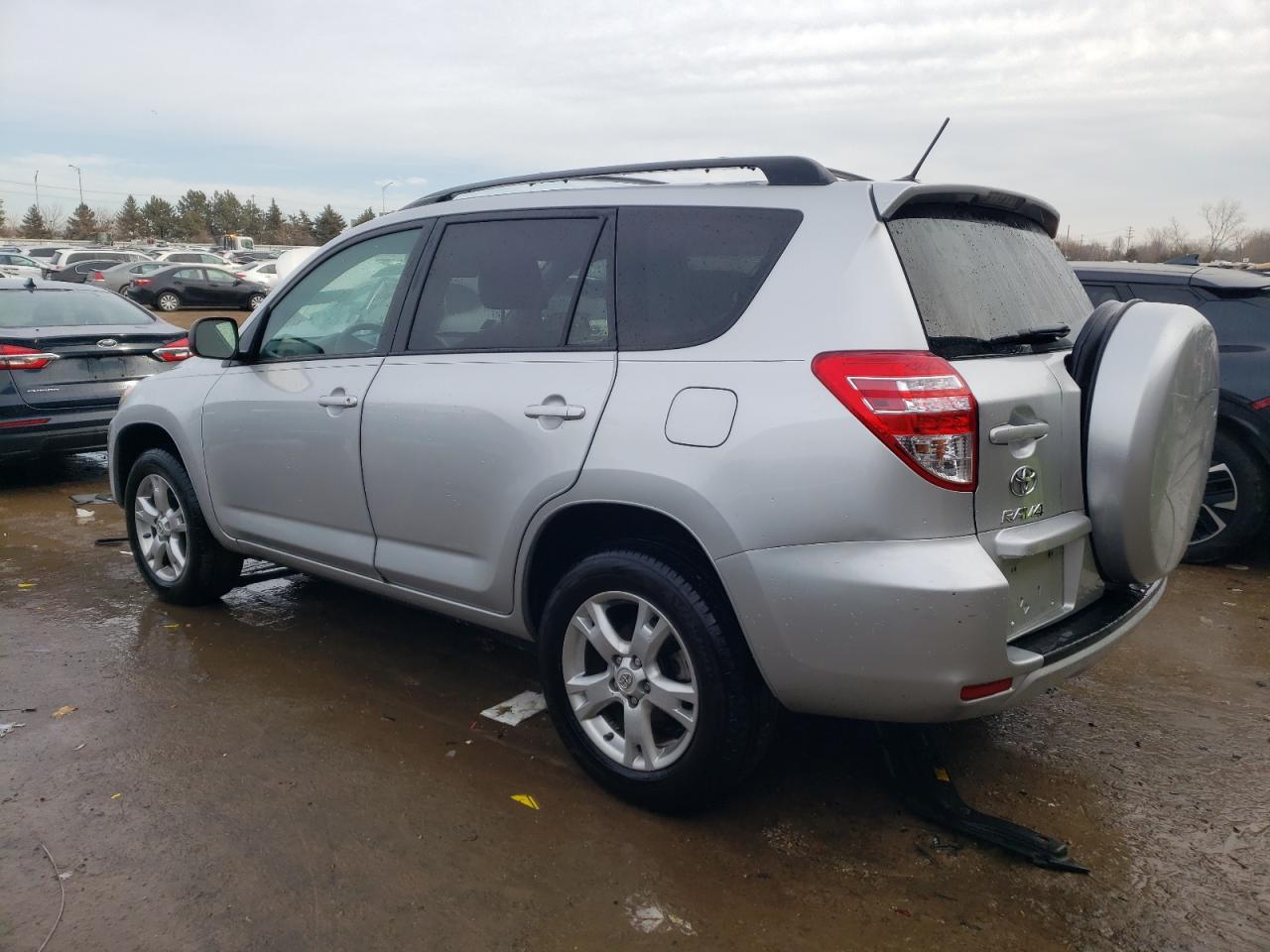 2011 TOYOTA RAV4 - Image 2
