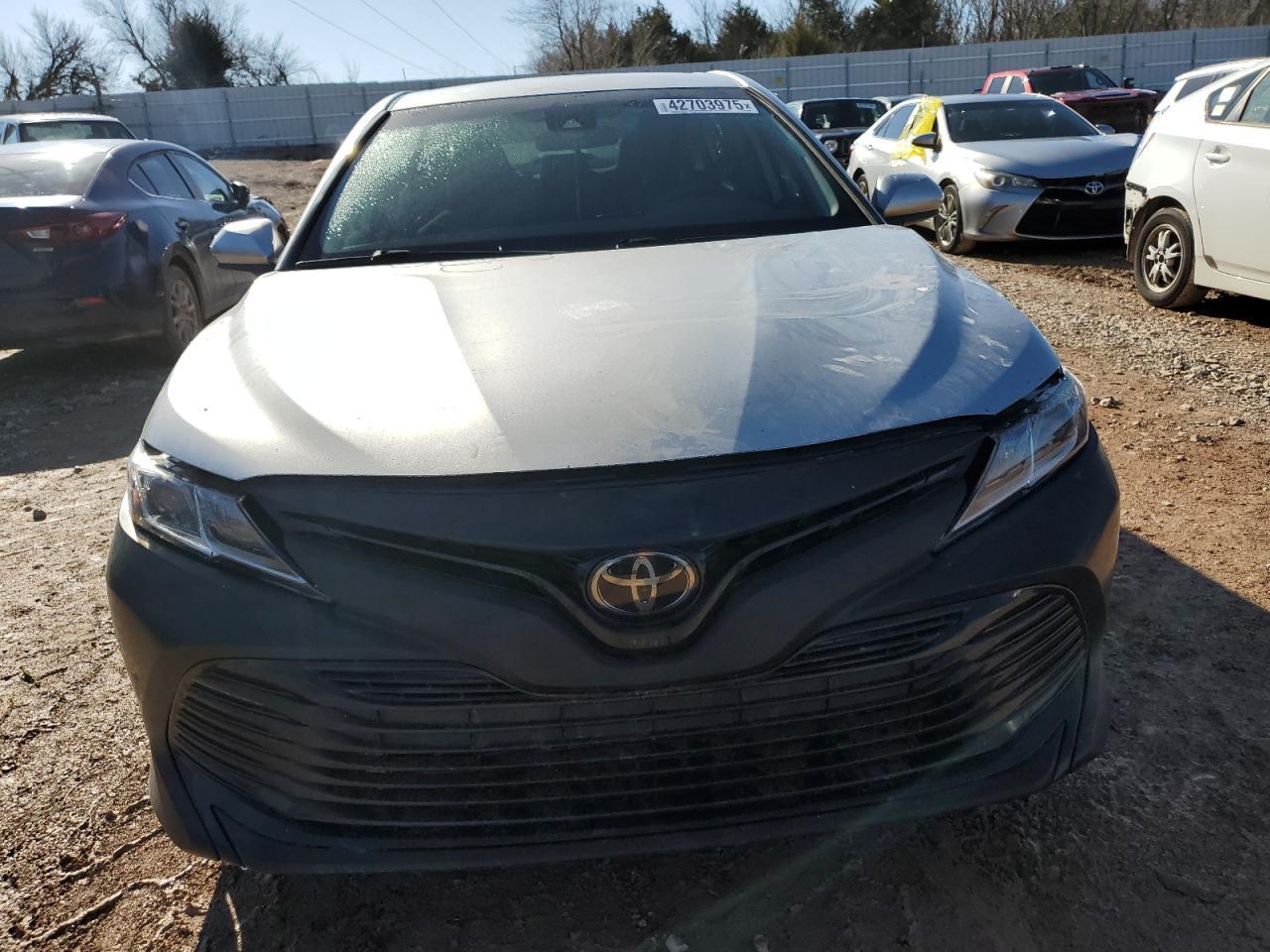 2020 TOYOTA CAMRY LE - Фото 5