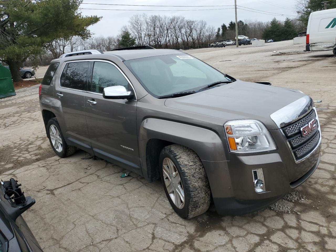 2012 GMC TERRAIN SL - Image 4
