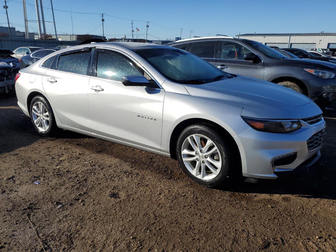 2017 CHEVROLET MALIBU LT - Image 4
