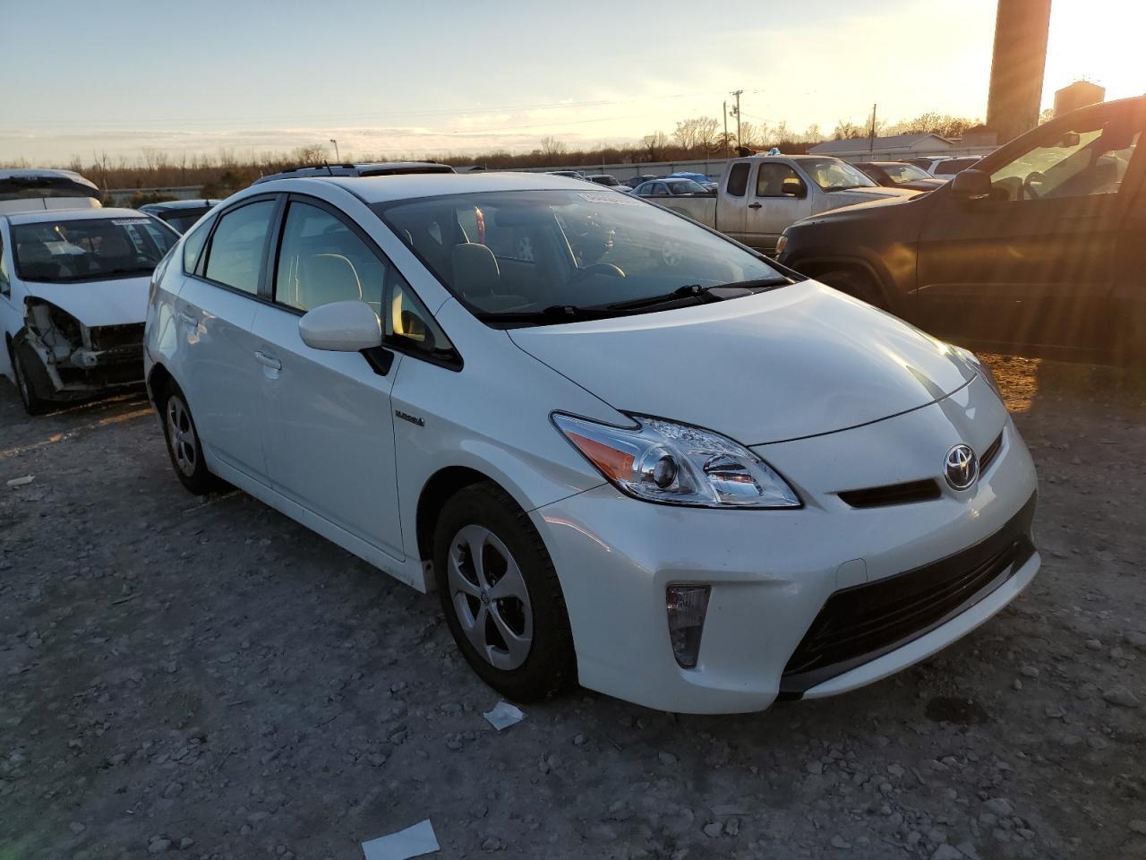 2015 TOYOTA PRIUS - Фото 4