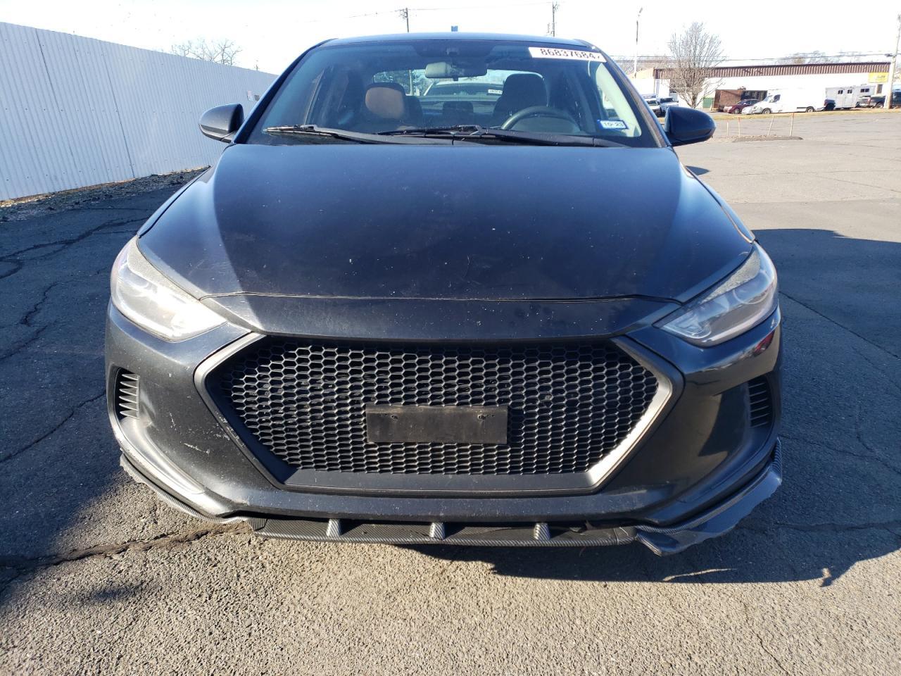 2018 HYUNDAI ELANTRA SE - Фото 5