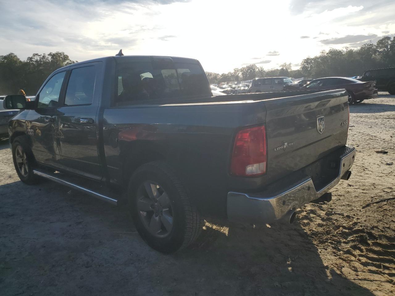2015 RAM 1500 SLT - Image 2
