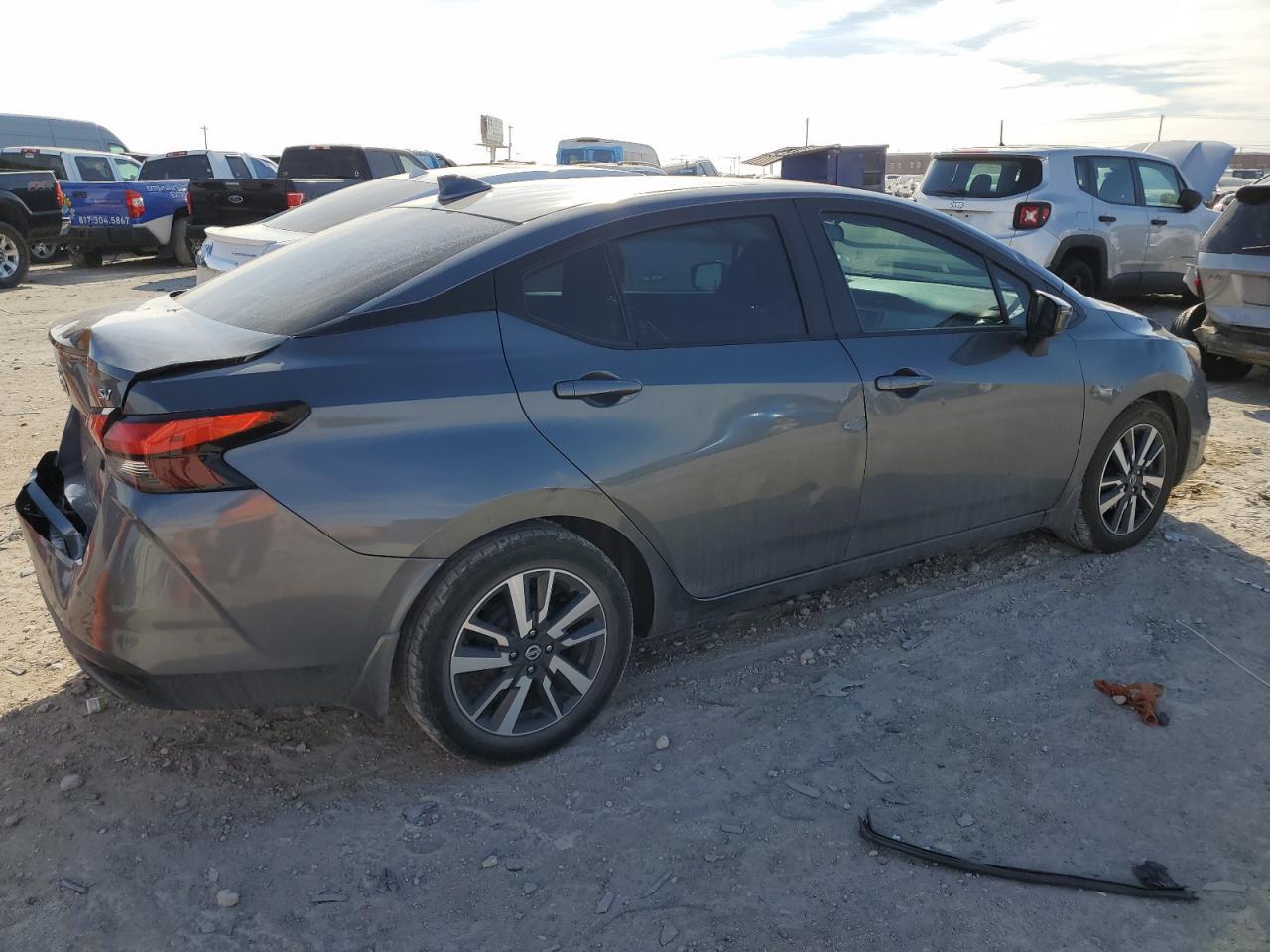 2021 NISSAN VERSA SV - Фото 3