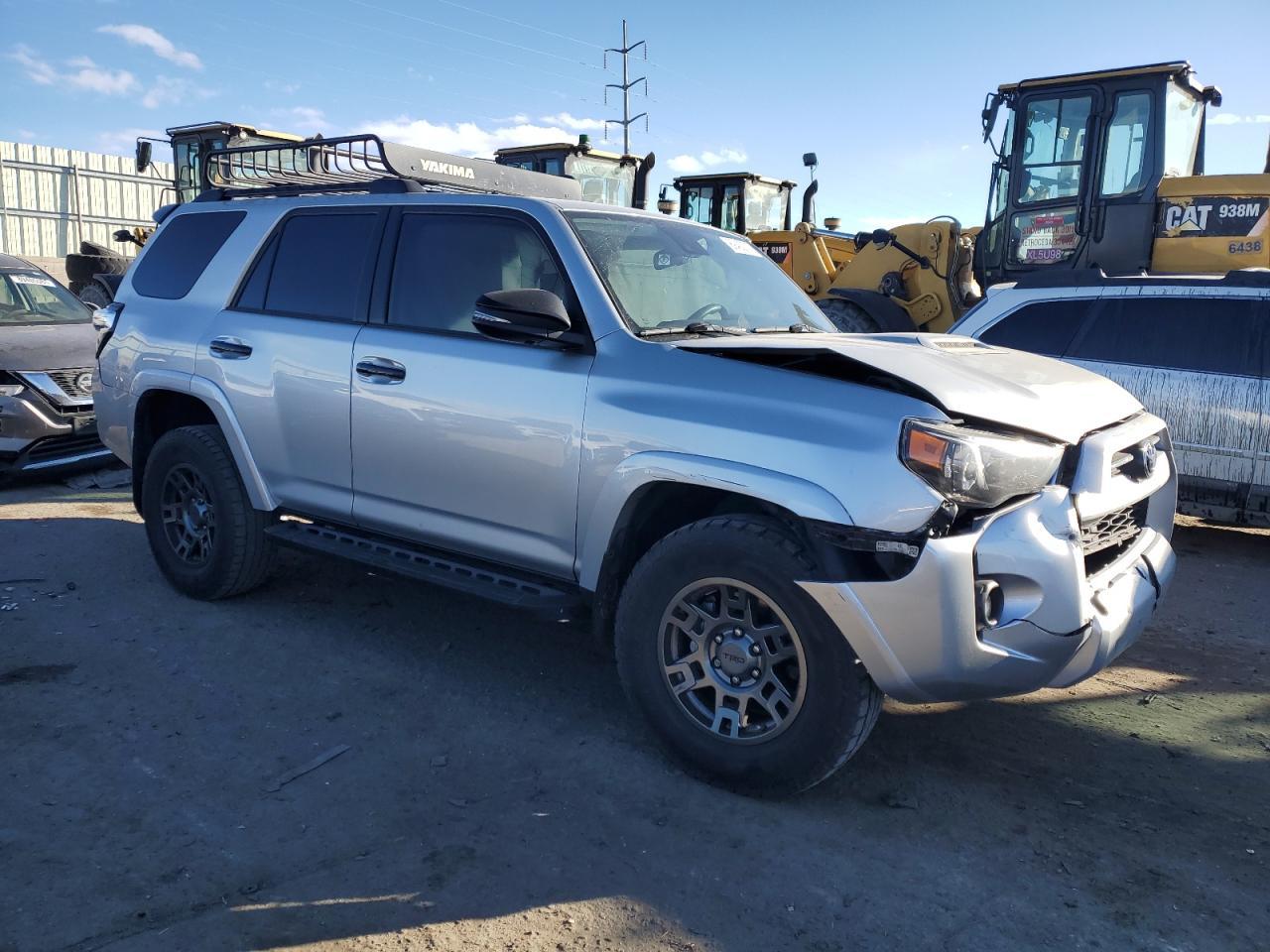 2020 TOYOTA 4RUNNER SR - Фото 4