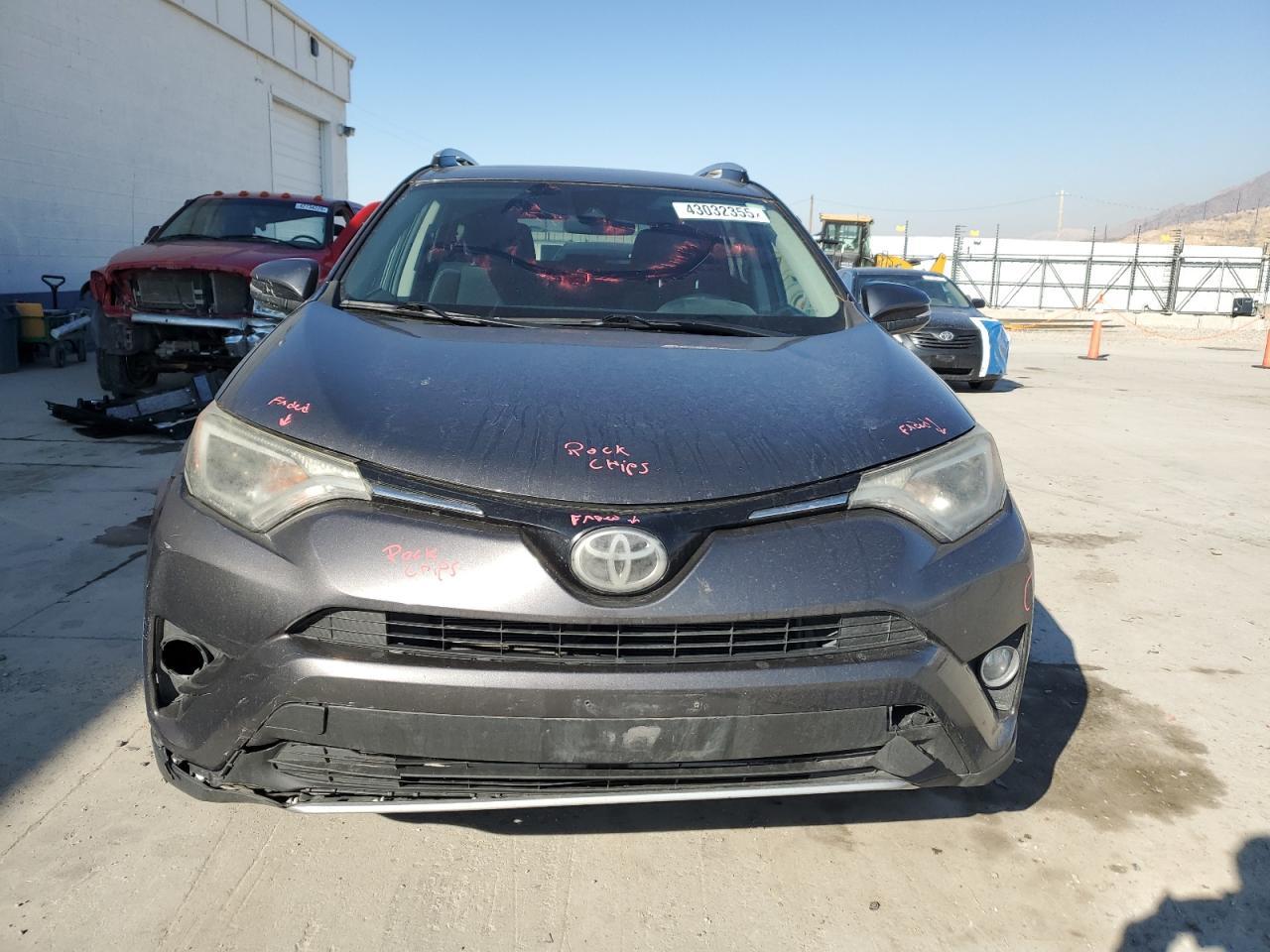 2017 TOYOTA RAV4 XLE - Фото 5