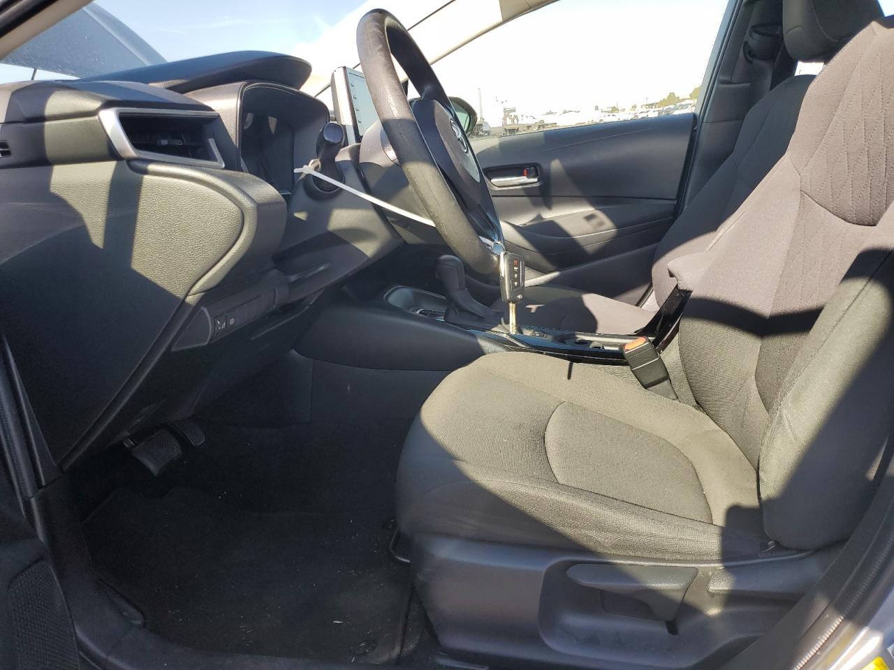2020 TOYOTA COROLLA LE - Фото 7