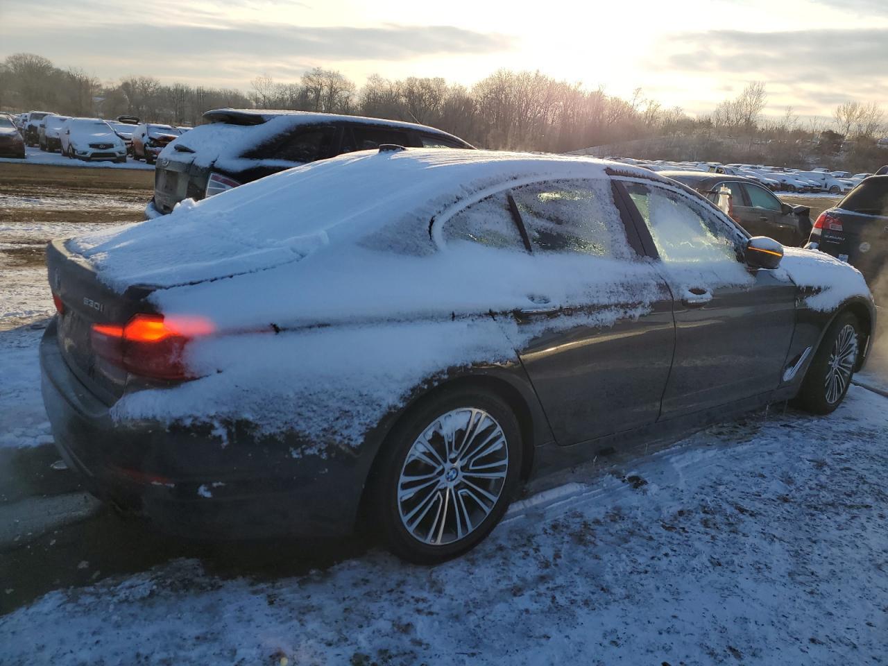 2018 BMW 530 XI - Фото 3