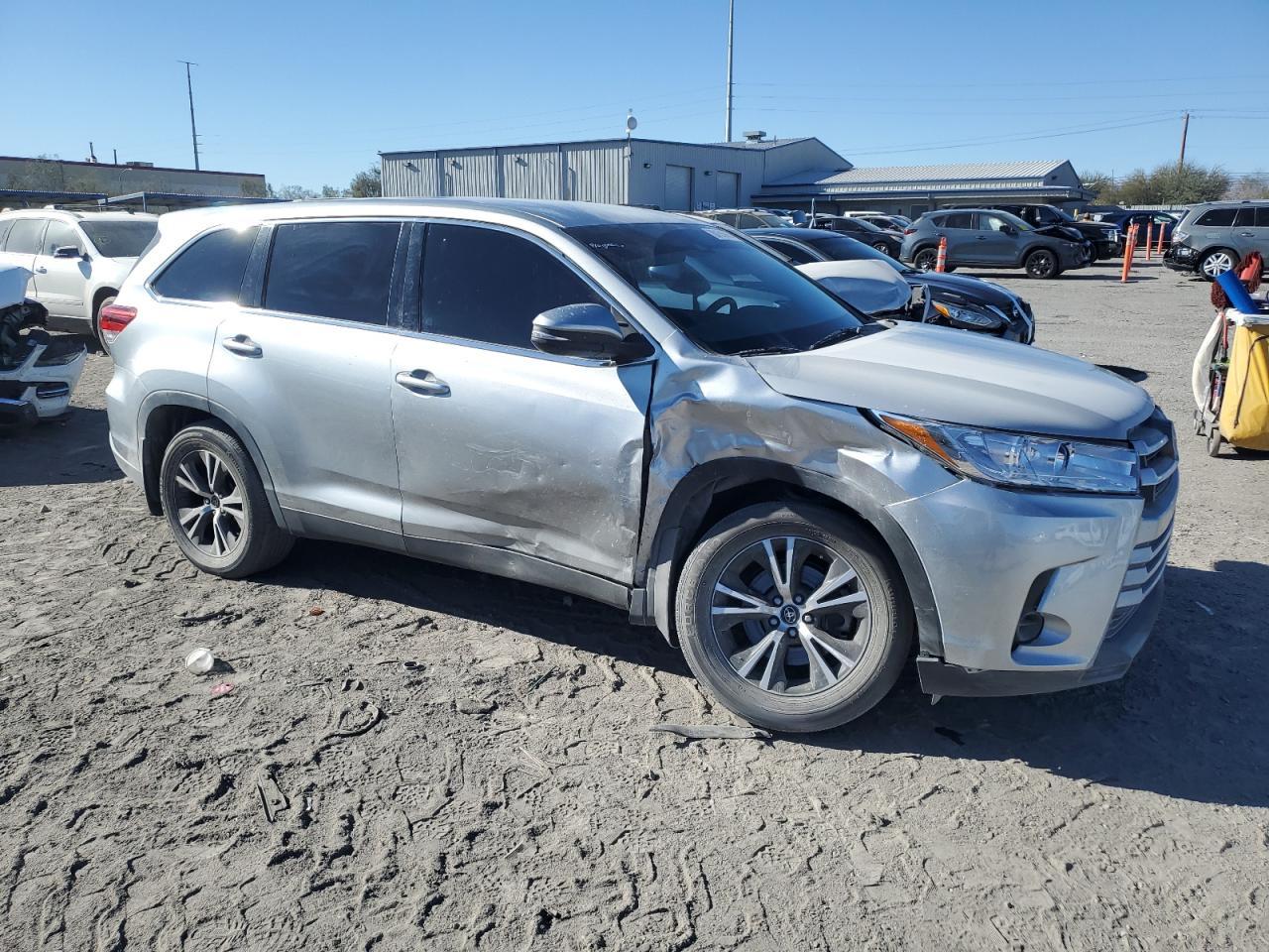 2019 TOYOTA HIGHLANDER - Image 4