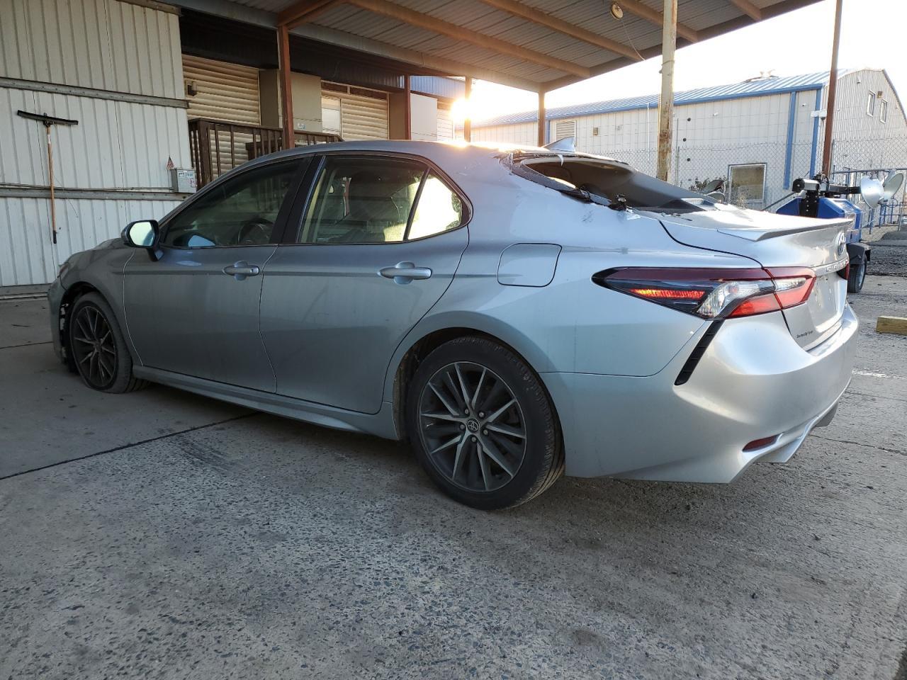 2021 TOYOTA CAMRY SE - Фото 2