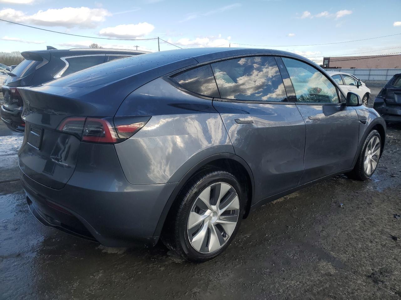 2023 TESLA MODEL Y - Image 3