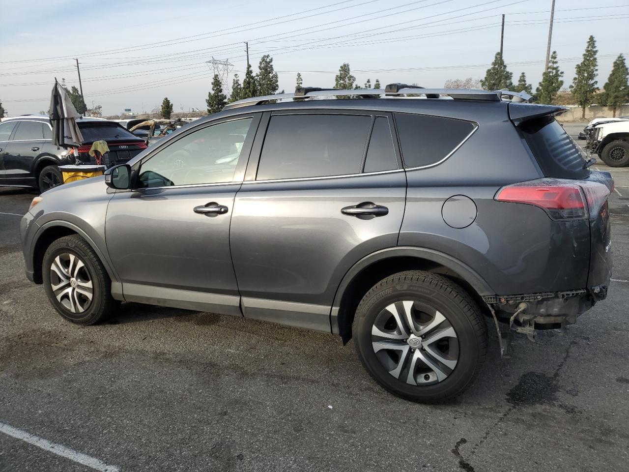 2017 TOYOTA RAV4 LE - Фото 2