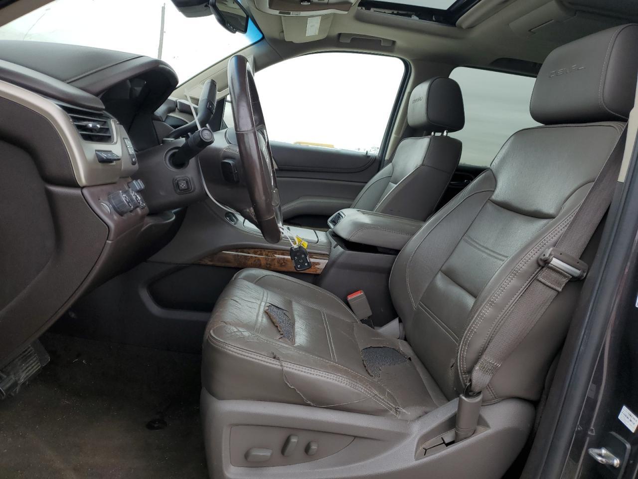 2016 GMC YUKON XL D - Фото 7