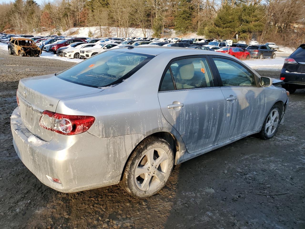 2013 TOYOTA COROLLA BA - Фото 3