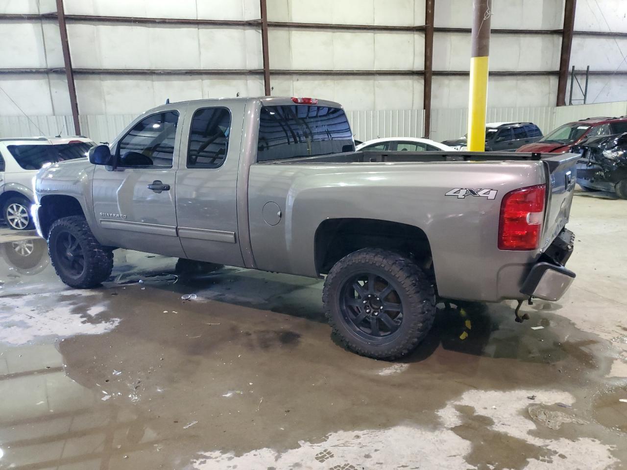 2013 CHEVROLET SILVERADO - Фото 2