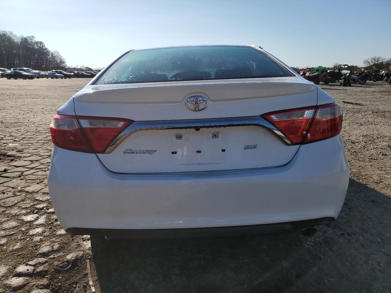 2017 TOYOTA CAMRY LE - Image 6