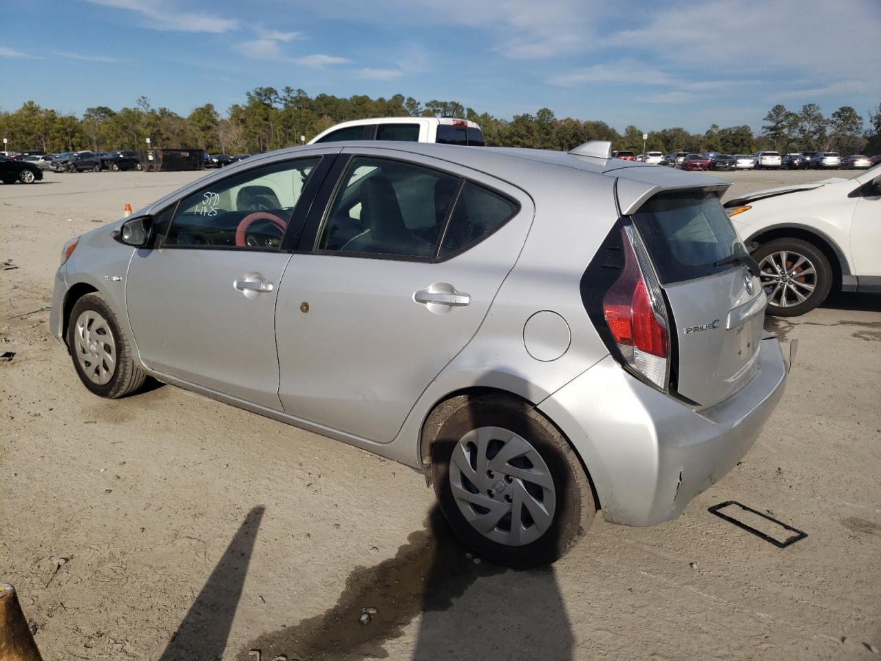 2016 TOYOTA PRIUS C - Image 2