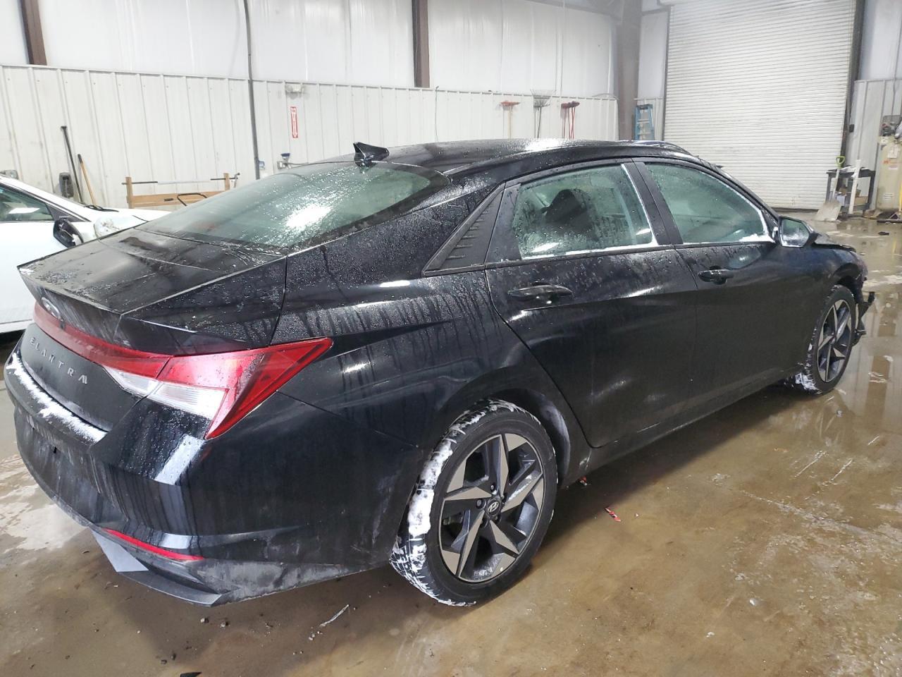 2023 HYUNDAI ELANTRA SE - Фото 3
