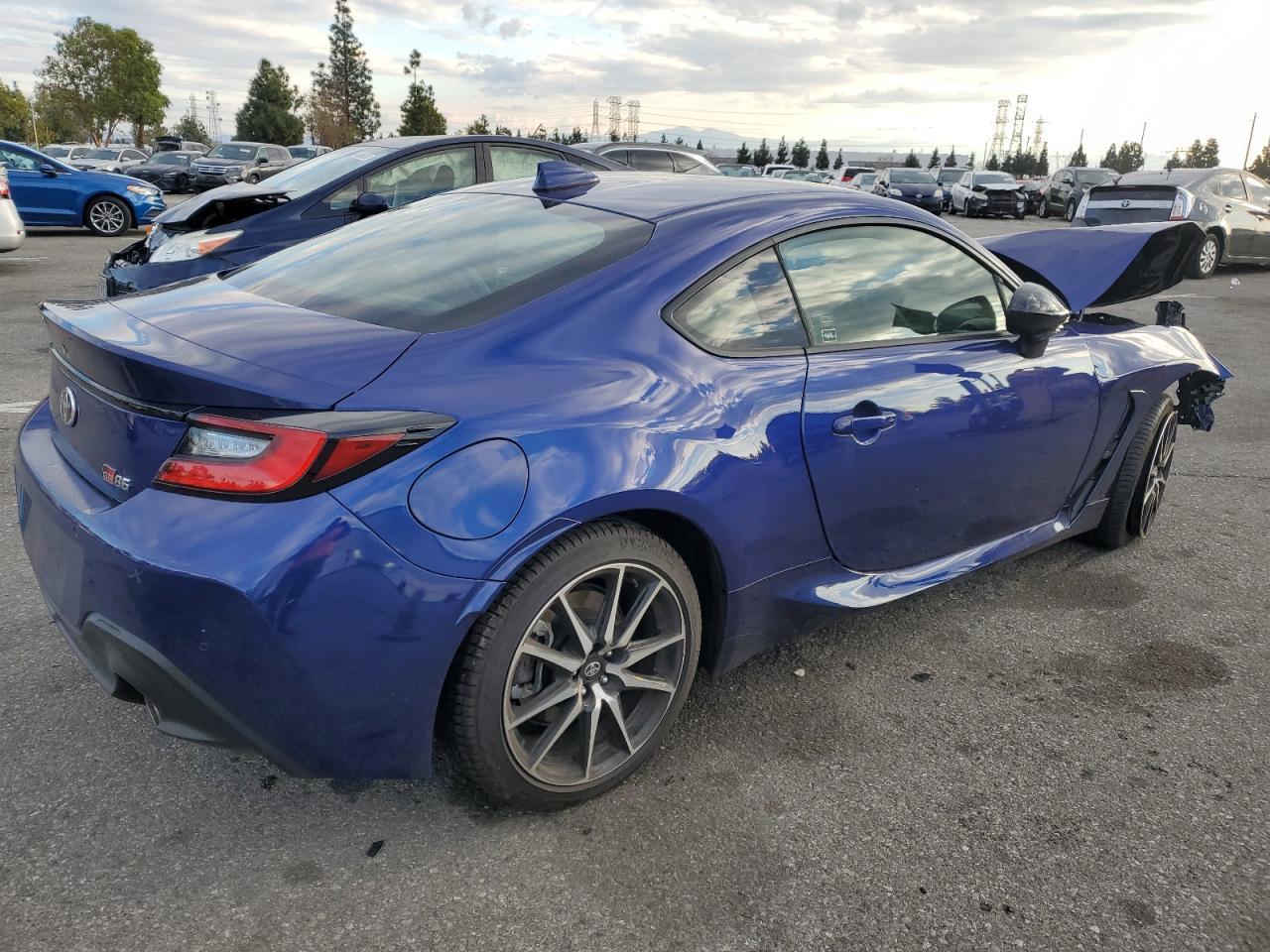 2023 TOYOTA GR 86 - Image 3
