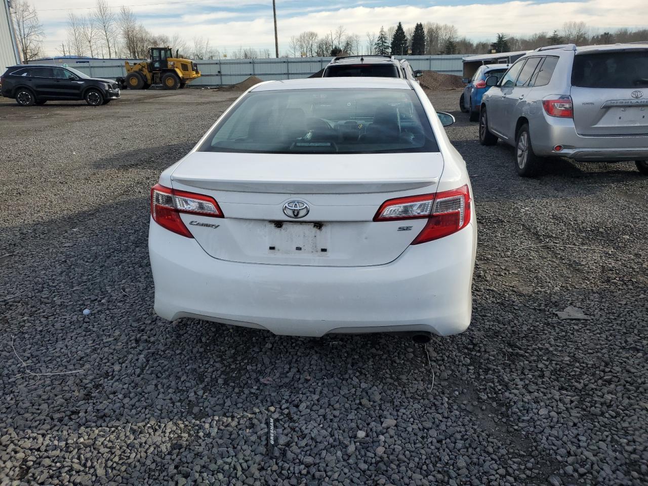 2014 TOYOTA CAMRY L - Фото 6