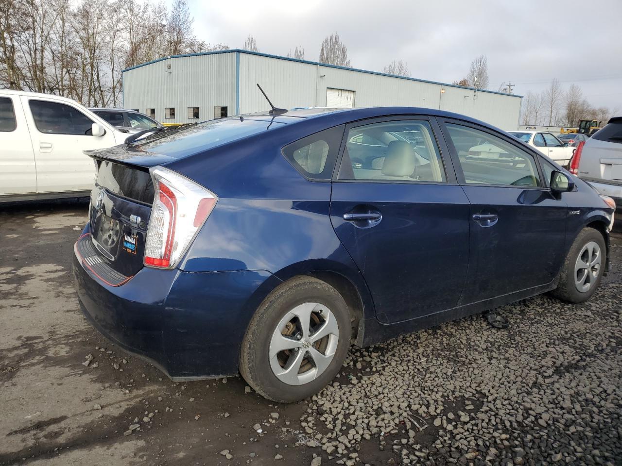 2015 TOYOTA PRIUS - Фото 3