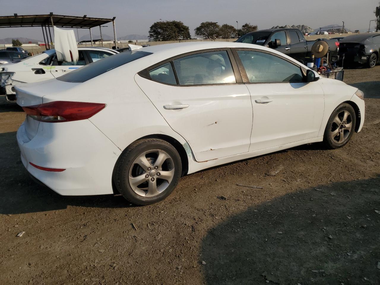 2017 HYUNDAI ELANTRA SE - Image 3