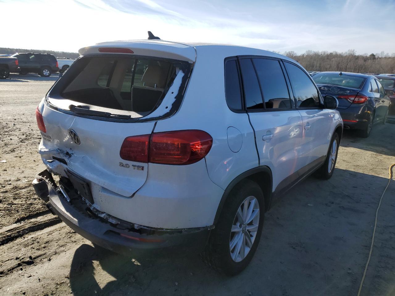 2014 VOLKSWAGEN TIGUAN S - Фото 3