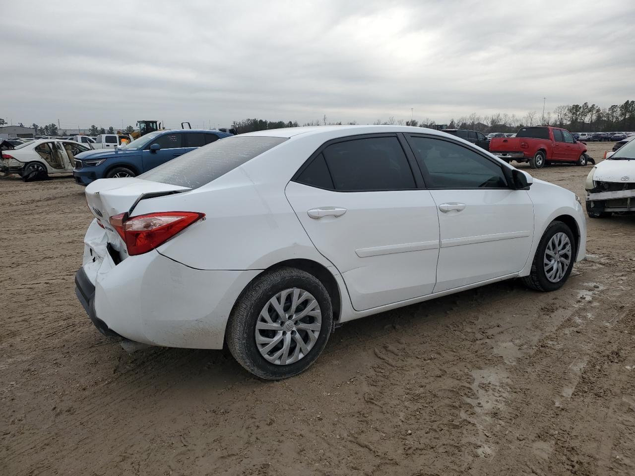 2018 TOYOTA COROLLA L - Image 3