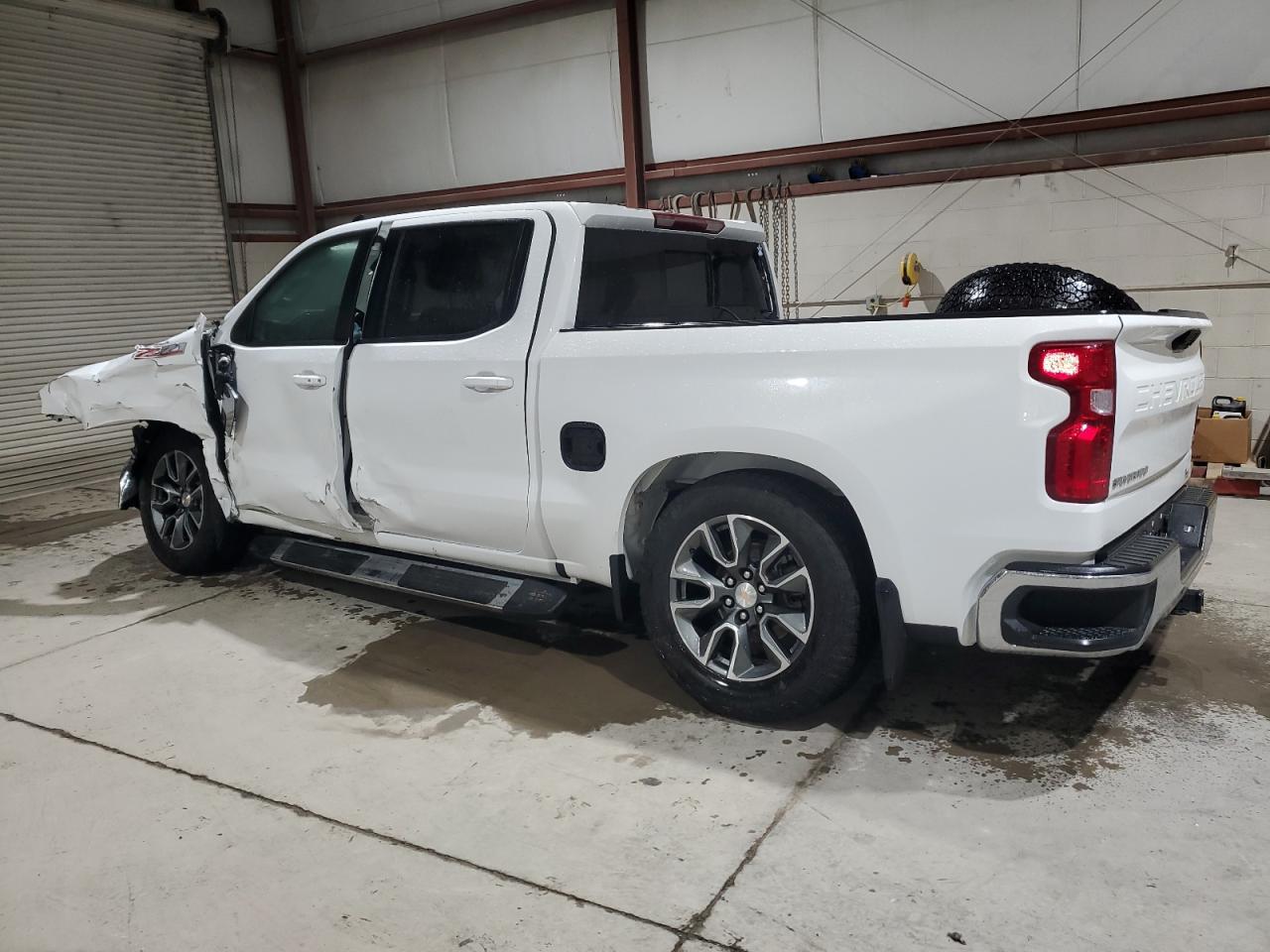 2024 CHEVROLET SILVERADO - Image 2