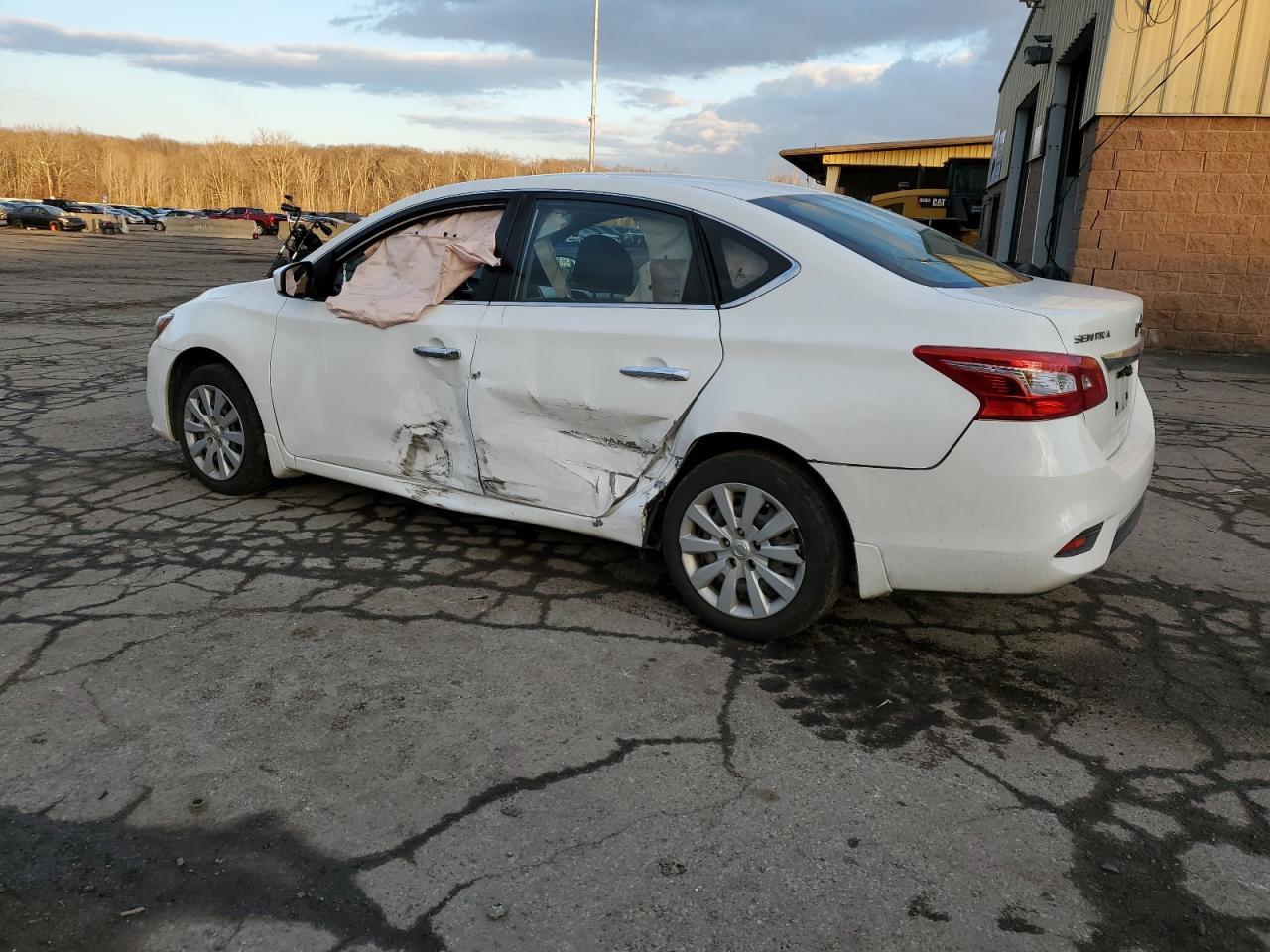 2017 NISSAN SENTRA S - Фото 2