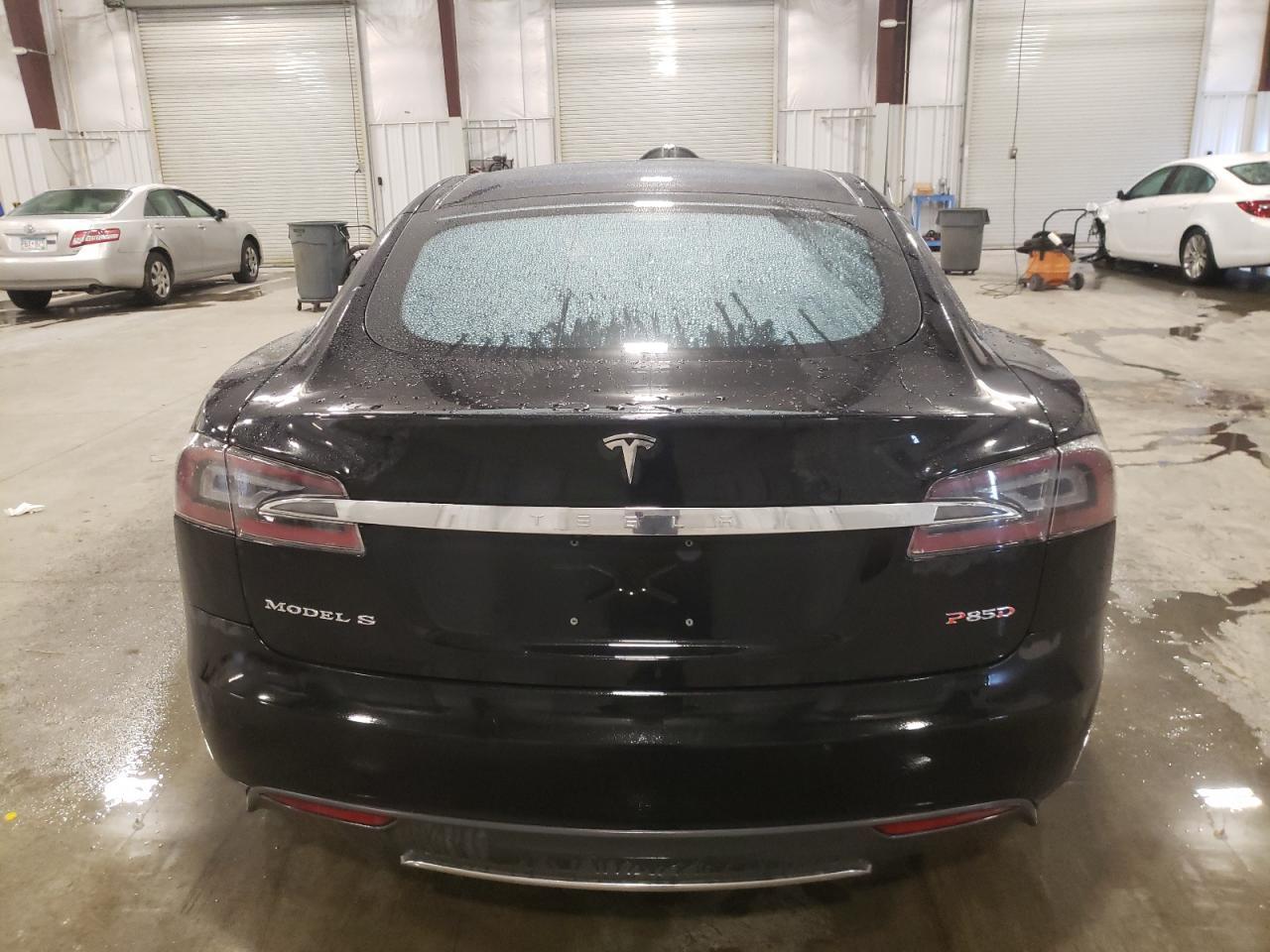 2015 TESLA MODEL S P8 - Image 6