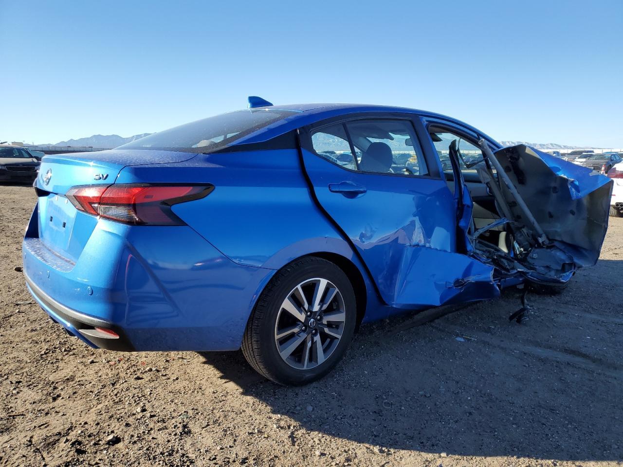 2021 NISSAN VERSA SV - Фото 3
