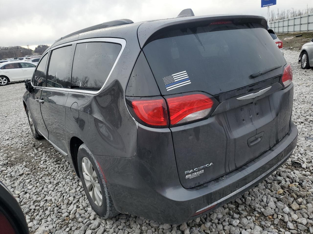 2017 CHRYSLER PACIFICA T - Image 2