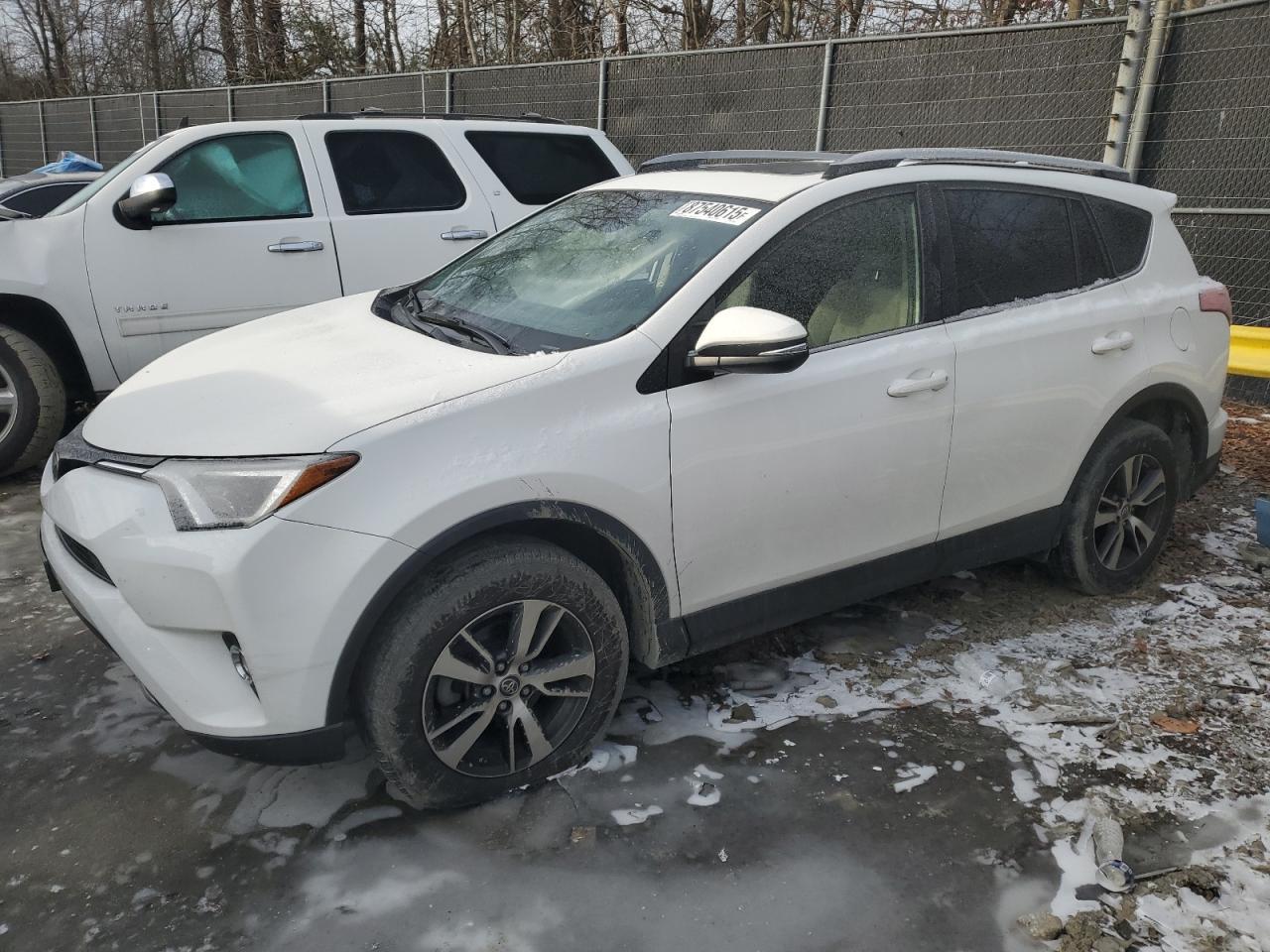 2017 TOYOTA RAV4 XLE