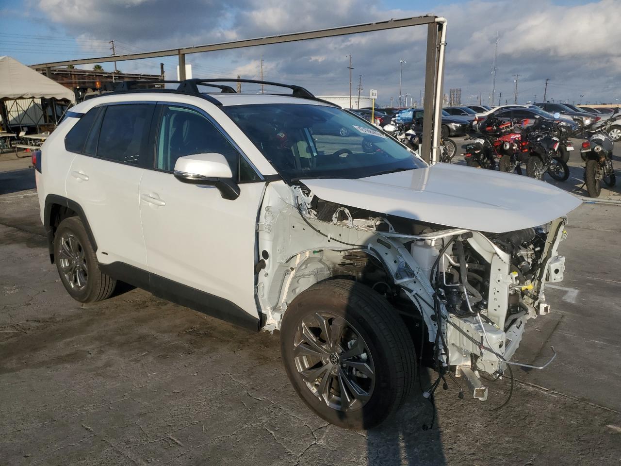 2024 TOYOTA RAV4 XLE P - Image 4
