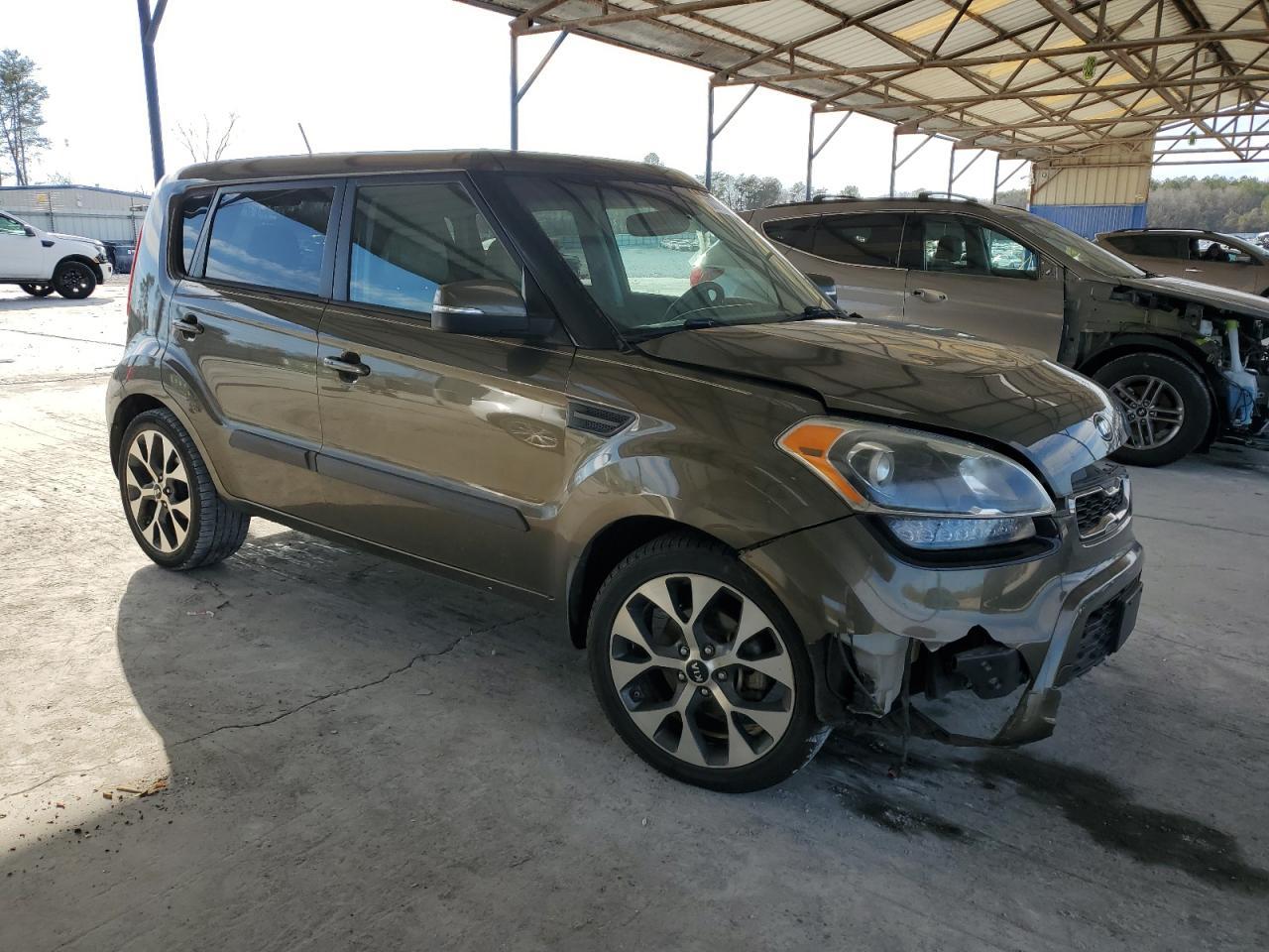 2013 KIA SOUL + - Image 4