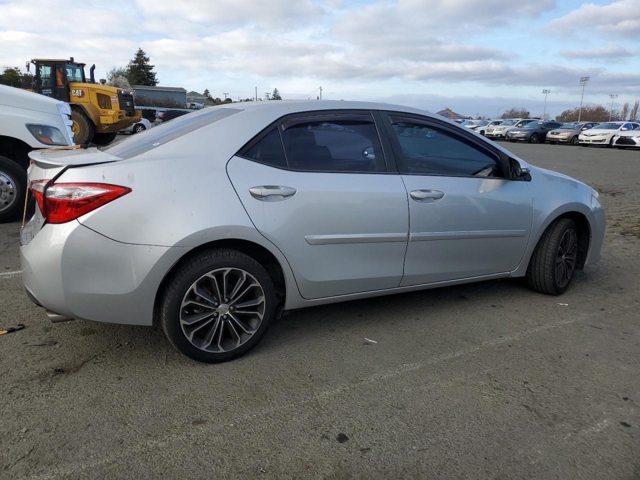 2015 TOYOTA COROLLA L - Фото 3