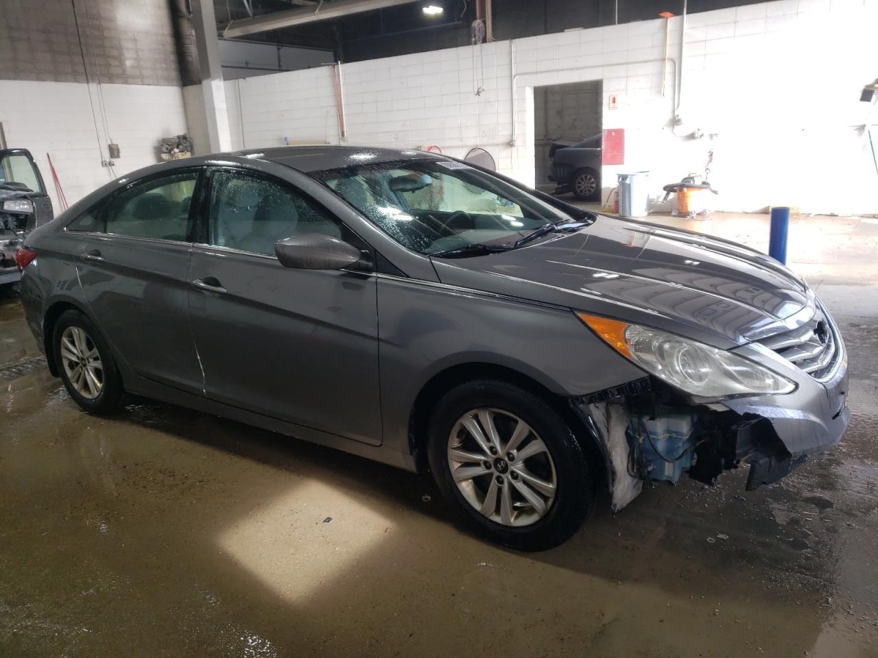 2013 HYUNDAI SONATA GLS - Image 4