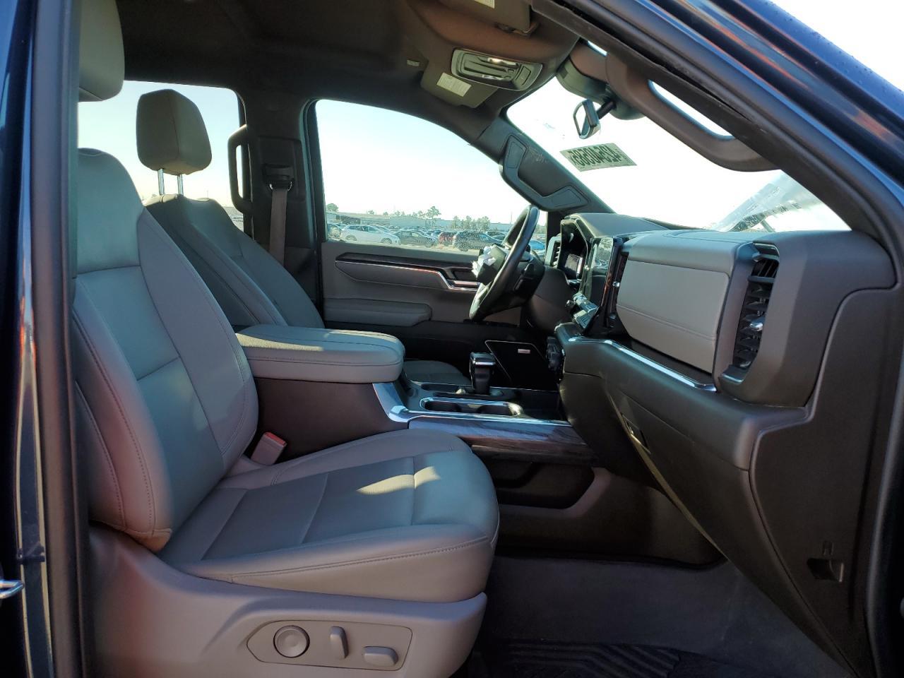2023 CHEVROLET SILVERADO - Image 7