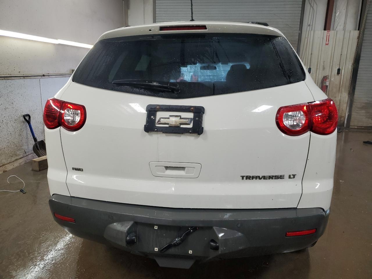2011 CHEVROLET TRAVERSE L - Image 6