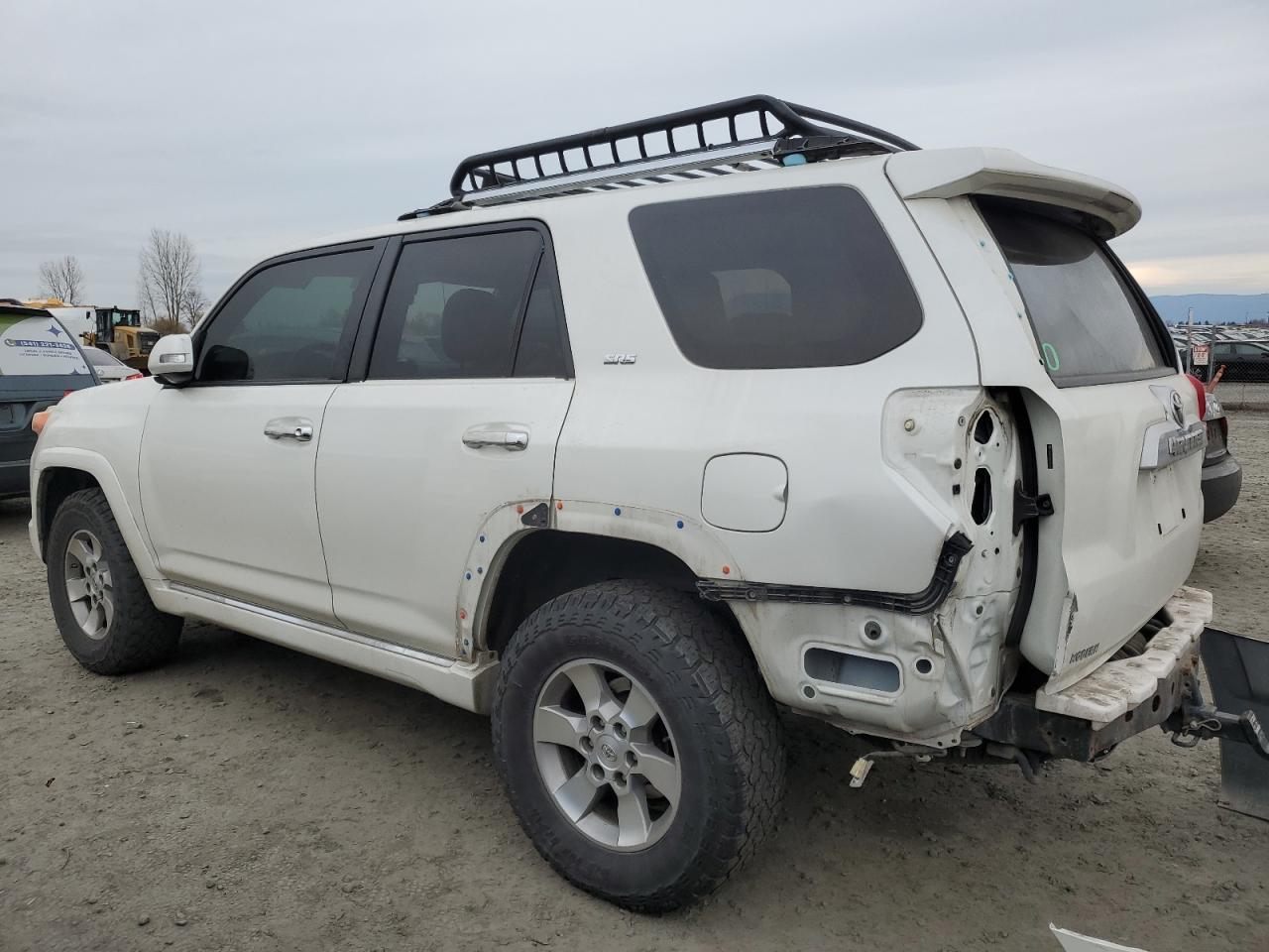 2011 TOYOTA 4RUNNER SR - Image 2
