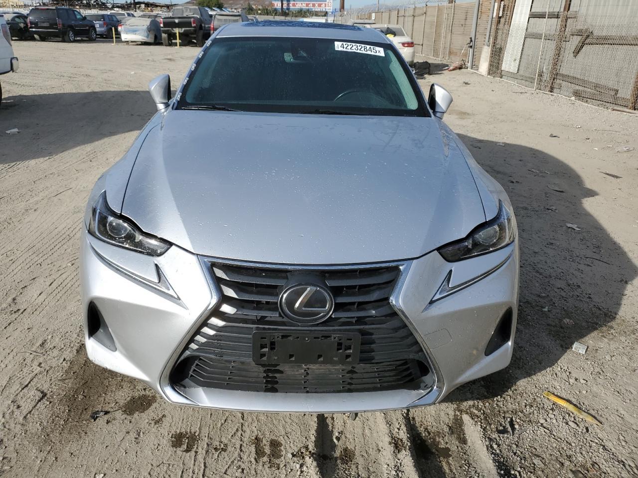 2018 LEXUS IS 300 - Фото 5